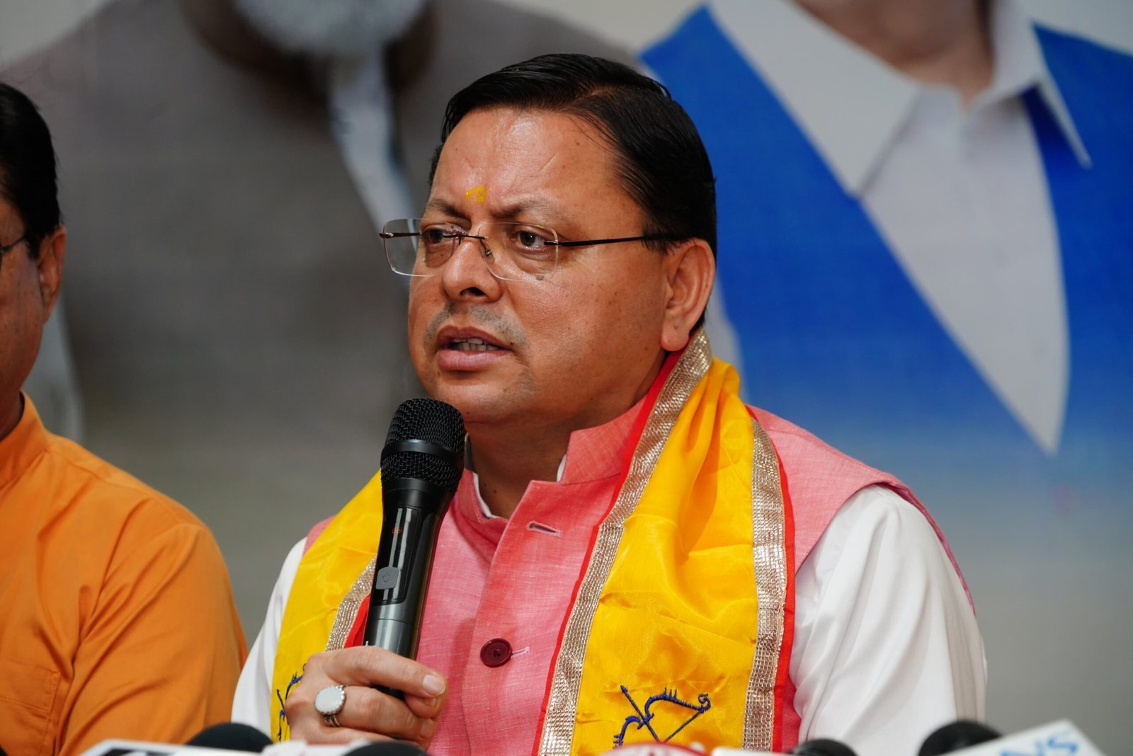 मुख्यमंत्री  पुष्कर सिंह धामी ने प्रदेशवासियों को दी बड़ी राहत — उत्तराखंड में एक वर्ष तक नहीं बढ़ेगी वाहन फिटनेस फीस