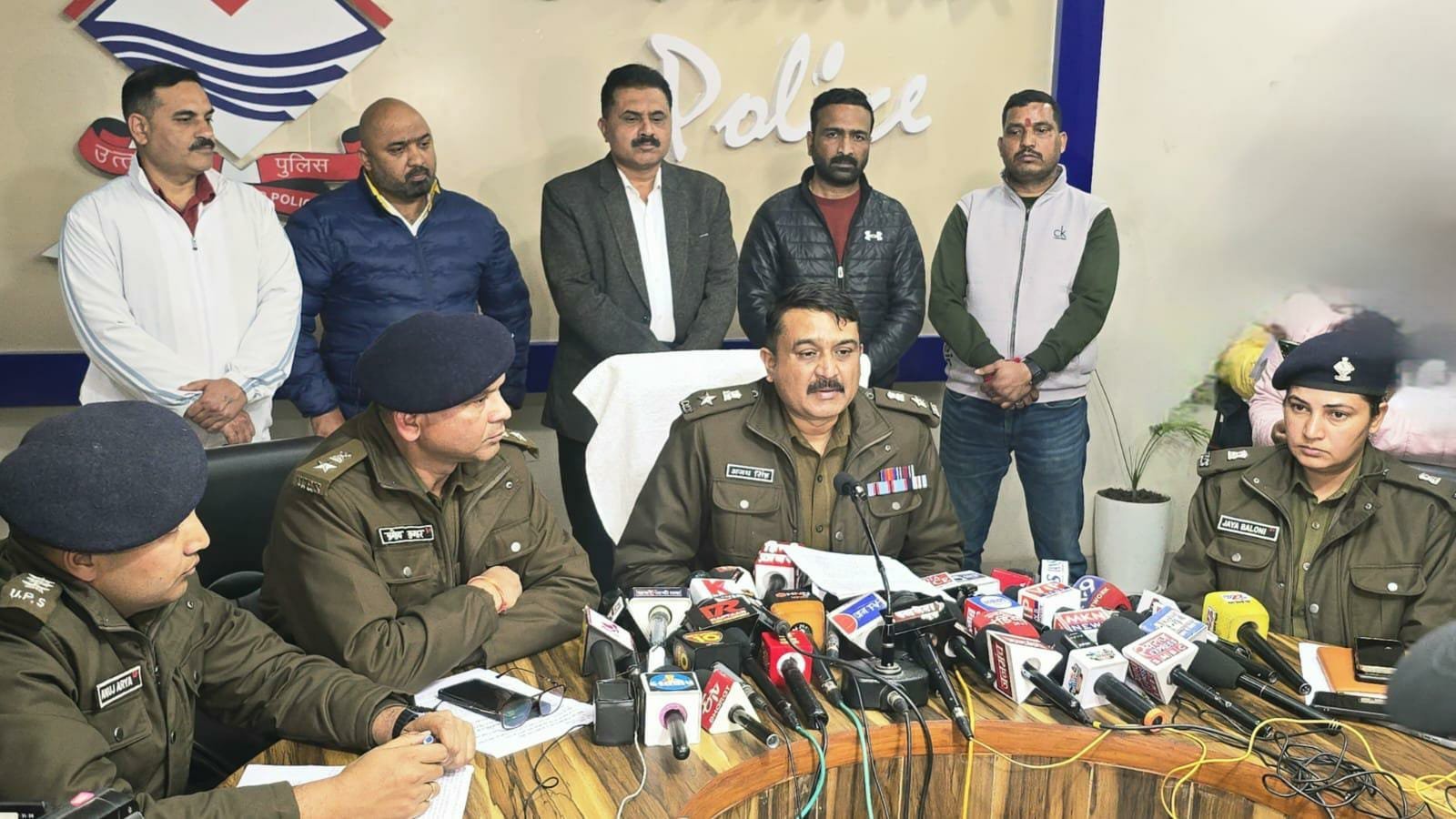 देहरादून: प्रॉपर्टी विवाद में माँ ने ही दी थी बेटे की सुपारी, पुलिस मुठभेड़ में दो शूटर गिरफ्तार