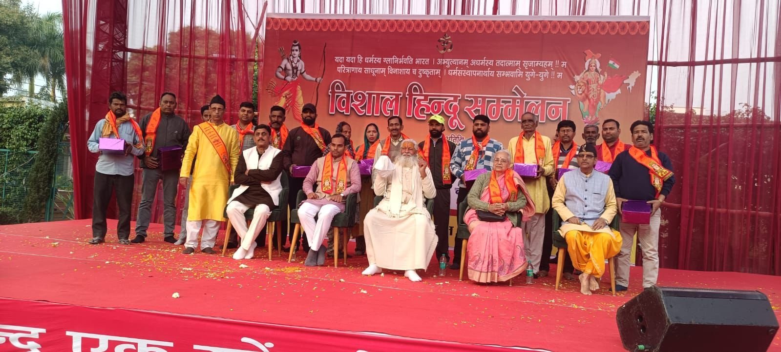 देहरादून: विराट हिंदू सम्मेलन में उमड़ा जनसैलाब, सामाजिक एकता और राष्ट्रहित का लिया संकल्प