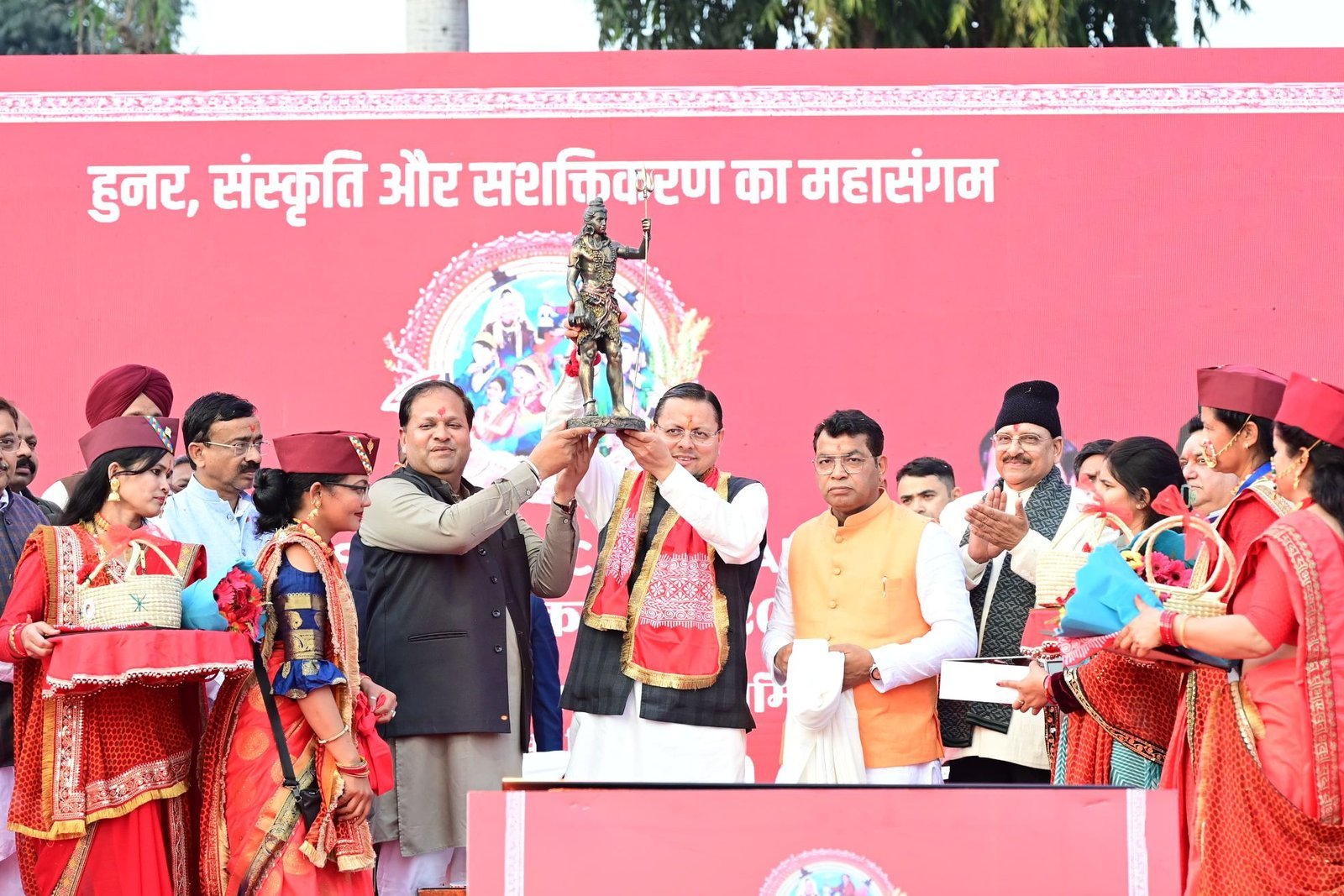 उधमसिंह नगर कार्निवाल सरस आजीविका मेला-2026 का किया शुभारम्भ,मुख्यमंत्री पुष्कर सिंह धामी ने 295.21 करोड़ के विकास कार्यो का किया लोकार्पण