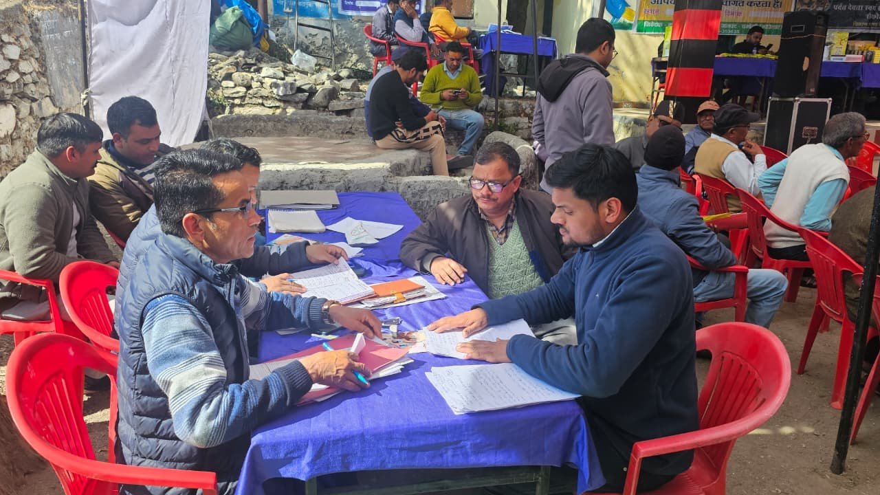 5 लाख से अधिक लोगों तक पहुंचा ‘जन-जन की सरकार, जन-जन के द्वार’ अभियान,मुख्यमंत्री पुष्कर सिंह धामी के निर्देश पर 45 दिन तक चला अभियान, 681 शिविरों के जरिए हुआ 33 हजार जन समस्याओं का समाधान