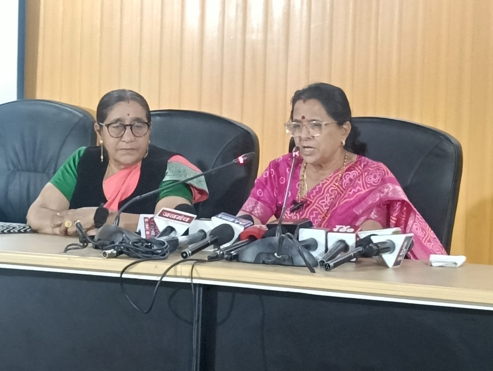 प्रदेश के 13 जनपदों में 13 मार्च तक होंगे ‘महिला जनसुनवाई’ कार्यक्रम,‘महिला आयोग आपके द्वार‘ के तहत आयोजित हो रहे है आयोजन