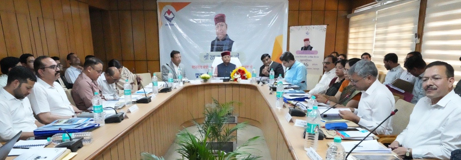 समाज कल्याण मंत्री खजान दास ने की विभागीय समीक्षा बैठक; पेंशन और आय सीमा में बढ़ोतरी के दिए निर्देश