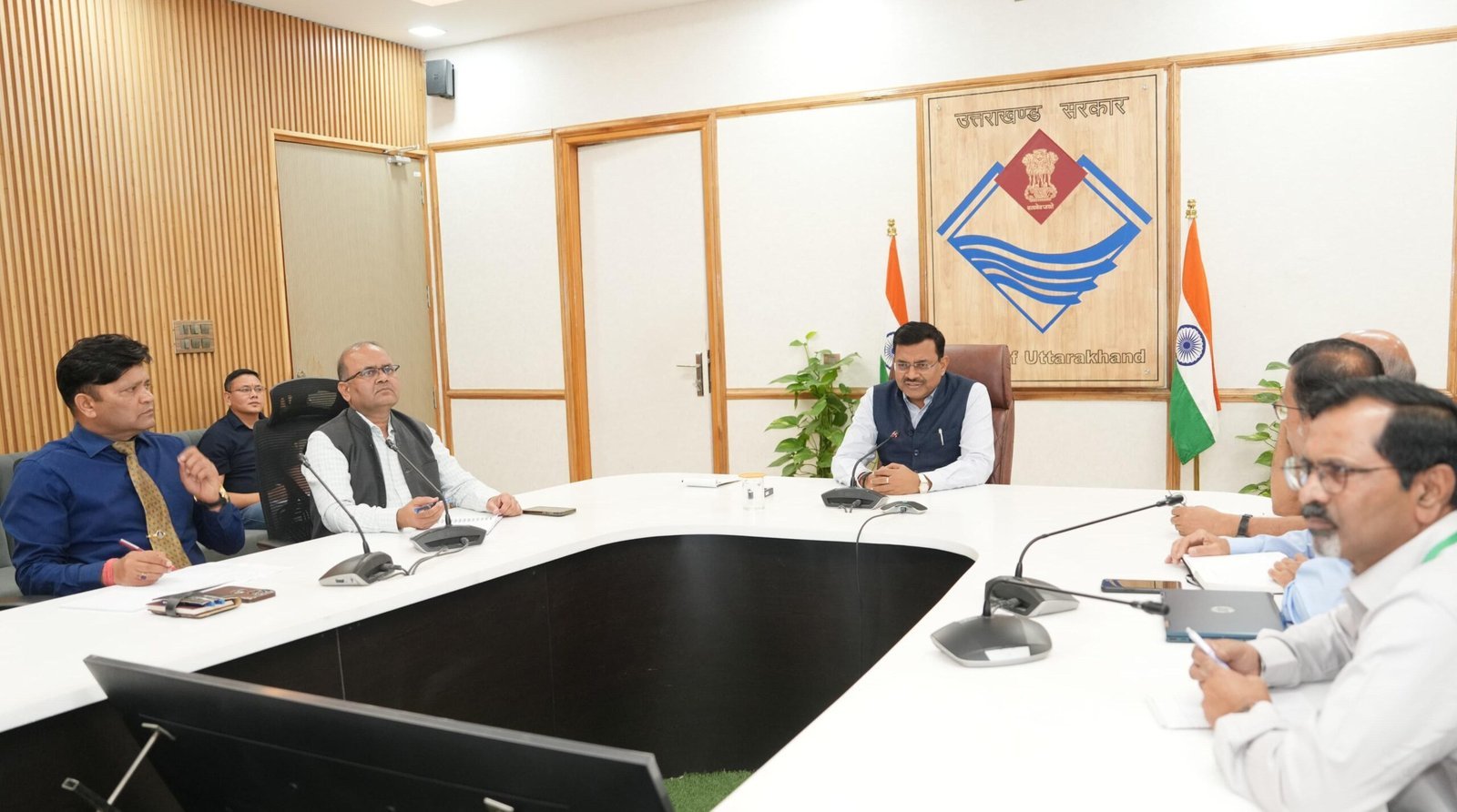ग्लेशियर झीलों की प्रभावी निगरानी जरूरी-मुख्य सचिव,जल्द शुरू हो उपकरण लगाए जाने का कार्य,भूकम्प पूर्व चेतावनी प्रणाली की भी समीक्षा की