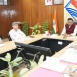 मुख्य सचिव का निर्देश: देहरादून में जून तक पूरा करें अंडरग्राउंड केबलिंग और सड़कों की मरम्मत का कार्य