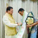 मुख्यमंत्री  पुष्कर सिंह धामी से एमएफएन लाइटवेट विश्व चैम्पियन दिगंबर सिंह रावत ने की शिष्टाचार भेंट