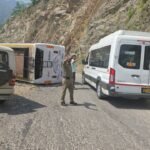 ऋषिकेश-बदरीनाथ हाईवे पर बड़ा हादसा: 39 यात्रियों से भरी बस पलटी, सभी सुरक्षित