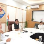 नीट और UKSSSC पुनर्परीक्षा को लेकर मुख्य सचिव सख्त; निष्पक्ष परीक्षा, परीक्षार्थियों को मुफ्त बस सेवा और योग दिवस की तैयारियों के दिए निर्देश