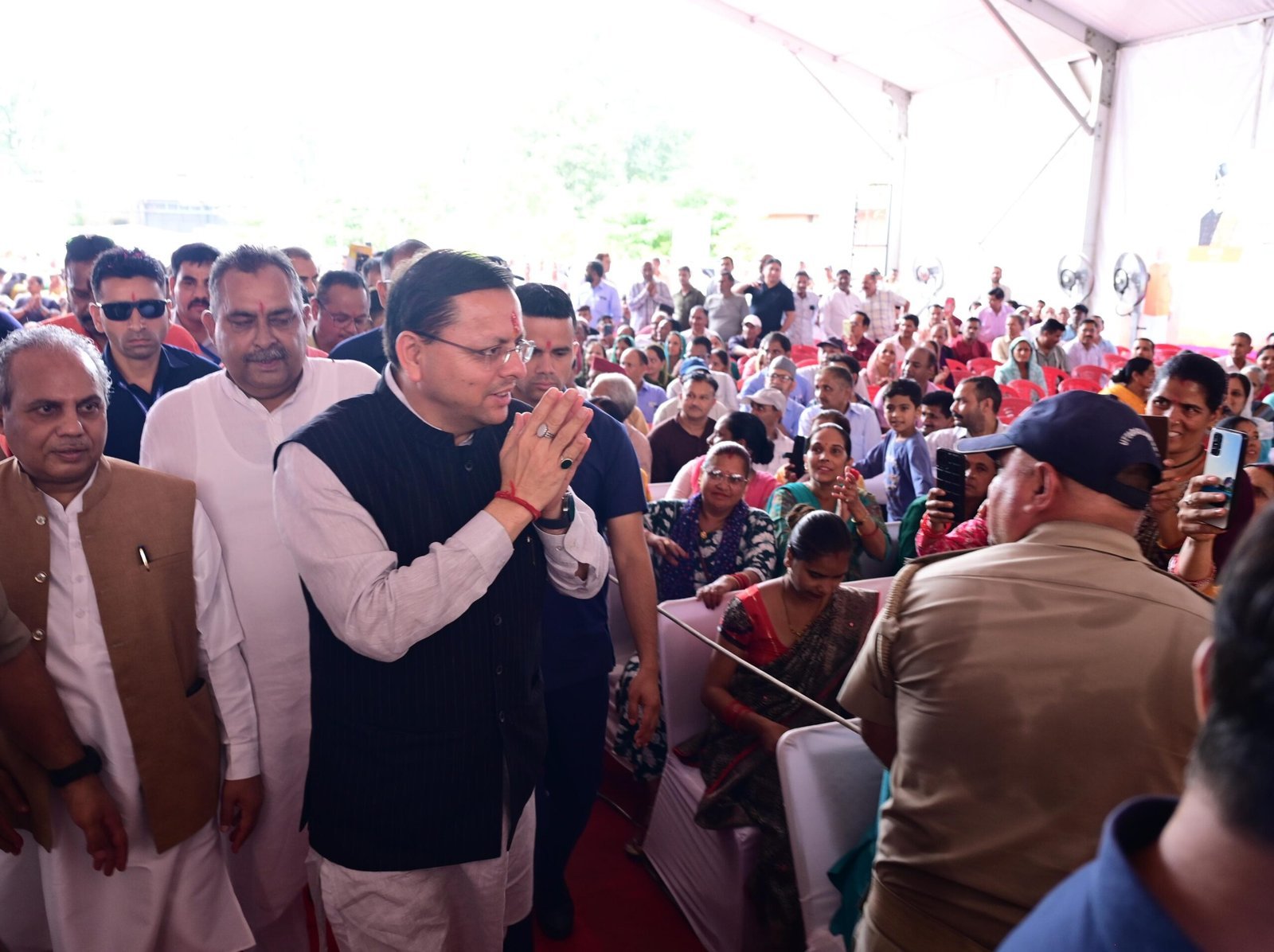 जन-जन की सरकार, जन-जन के द्वार’ अभियान से शासन और जनता के बीच बढ़ा विश्वास : मुख्यमंत्री,मुख्यमंत्री ने कहा, सरकार स्वयं जनता के द्वार पहुंचकर कर रही समस्याओं का समाधान