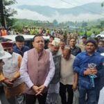 टनल में फंसे श्रमिकों को सुरक्षित निकालना प्राथमिकता: मुश्किल हालात में पीपलकोटी पहुंचे CM धामी